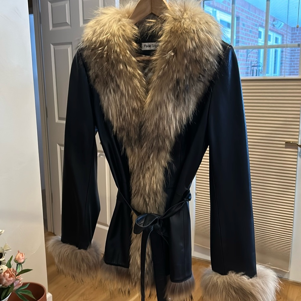Paolo Santini Ladies brown leather jacket with animal fur collar.  Size 4/6